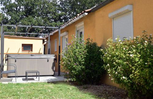 Maison Les Chênes - Jacuzzi - Calme & Idéalement situé - Clim - Salle de Jeux - Parking - Foto 9