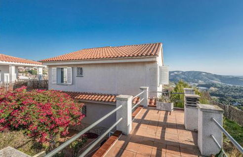 Gorgeous Home In Sant Cebrià De Vallalt - Foto 12