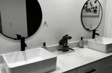 The Palm Stay Near SWF Airport laundry - Foto 19