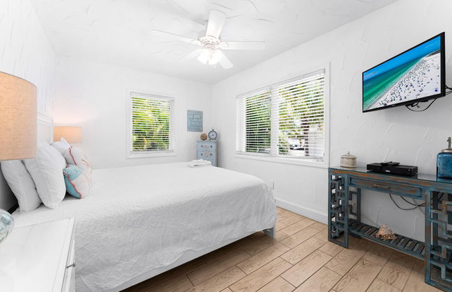 Crescent Beach Villas - West by Beachside Management - Photo 3