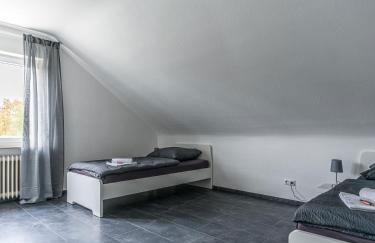 Voll ausgestattete Apartments mit Einzelbetten - Küche - WLAN - PKW-Parkplatz - Foto 48