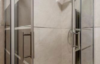 Lovely 3-bedroom condo w/ free parking on premises - Foto 27