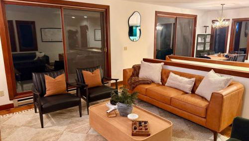 Hot Tub & Firepit Near Ski Resorts & Cozy Modern Cabin - Foto 4