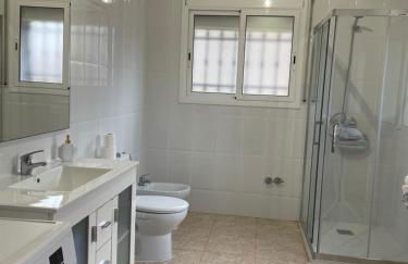 Maravillosa villa con piscina y barbacoa - Foto 37