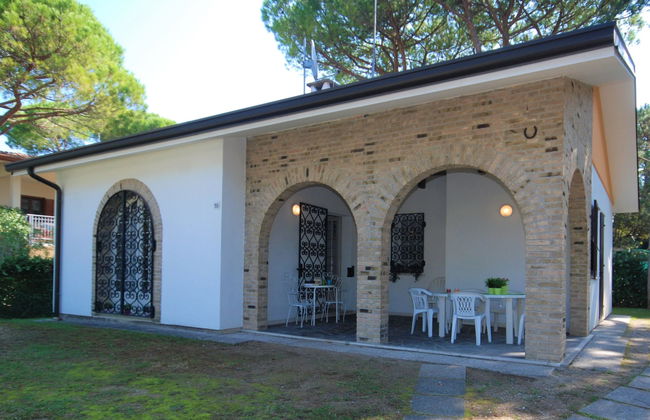 4 bedroom House in Lignano Sabbiadoro with garden and terrace - Photo 1