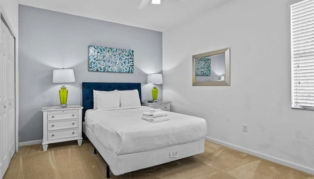 Large 7 Bed In Solterra Pool, Spa Near Disney 7 Bedroom Home by RedAwning - Foto 4, Habitación