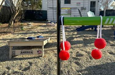 Step into School Spirit at the Golden Dome Getaway - Foto 11