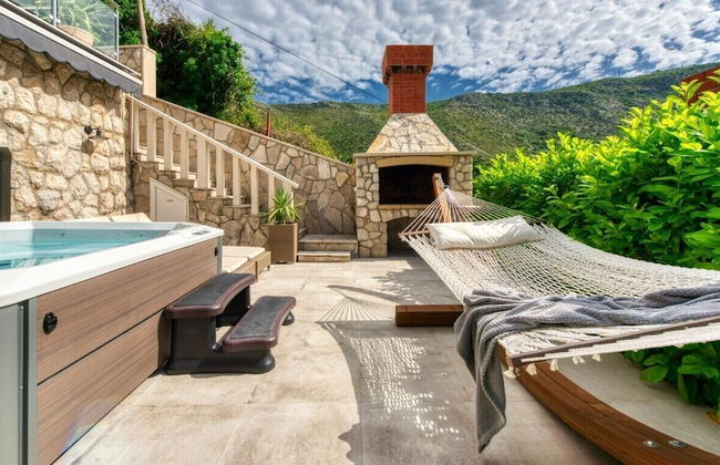 Holiday Home with Private heated Pool, Sea view & Basketball Court - Foto 35