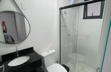 Imóvel climatizado, localizado em um prédio novo e equipado com tudo o que você precisa para uma experiência de hospedagem incrível na cidade de Toledo. - Photo 7