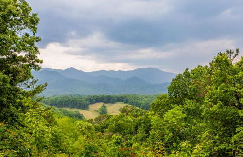 Chasing Sunsets: A Cozy 2-Bedroom Cabin in Smoky Mts with Stunning Mountain Views. - Foto 16