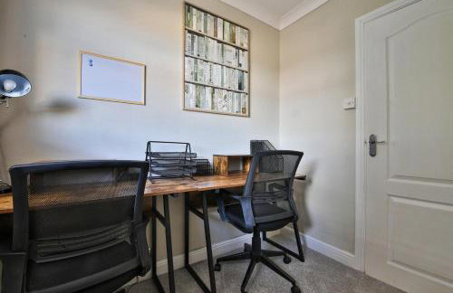 Spacious & Modern Triple-Story Cardiff Home with Pool Table - Foto 37