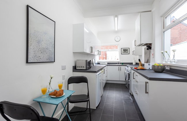 Cosy Home Near Station, Parking, Netflix, Sleeps 5 - Foto 20