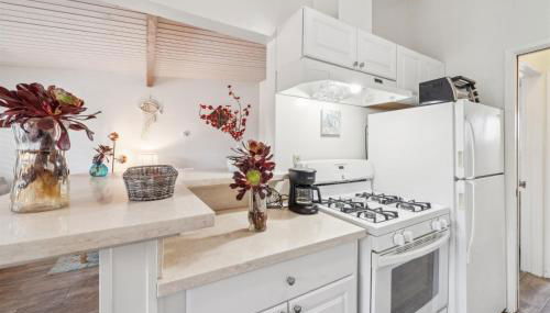 Beautiful 1 Bed Beach Condo #224 - Photo 4