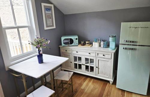 Charming Downtown Apartment in Victorian Home with Mountain Views - Foto 27