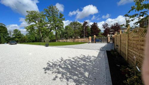 Beautiful 4-bed Villa in Glasgow - Photo 4