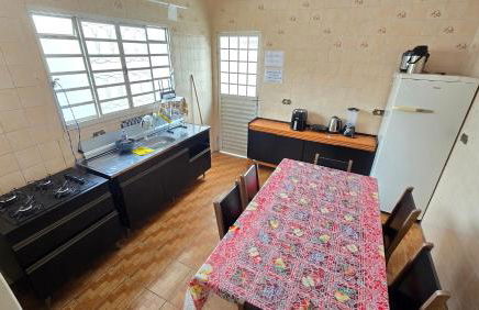 Casa ampla mobiliada com estacionamento para até 5 veículos - Foto 8