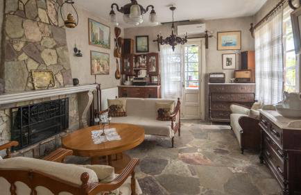 Kitries Home - Photo 5