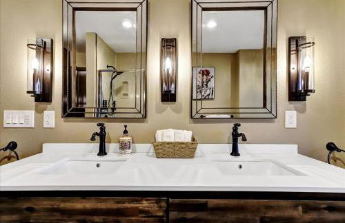 The Gathering Place! Sleeps 24, Lakeview, Game room - Foto 33