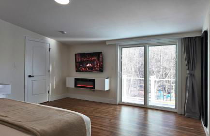 Catskills Escape Hot Tub Massage Chairs & Games - Foto 39