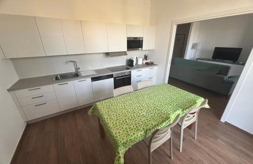 Grazioso appartamento Peschiera Borromeo a 10 minuti in auto da Milano, aeroporto Linate e ospedale Cardiologico e di San Donato - Photo 3