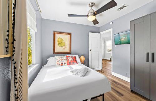 Side-by-Side Houses in Downtown Walk to Lake, Activities & Dining - Foto 25