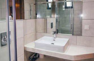 Zen Apartments - Photo 22