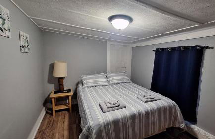 Central Apartment, Steps from the Park - Foto 7