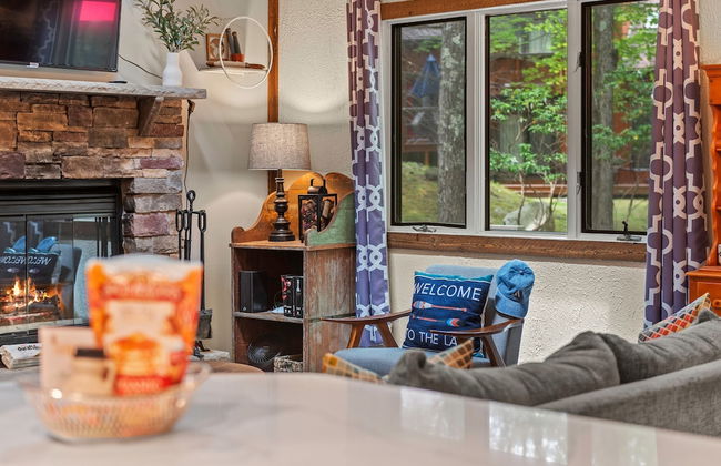 Boulder Pointe by Avantstay Deck Forest Views Boulder Lake Club Passes - Foto 12