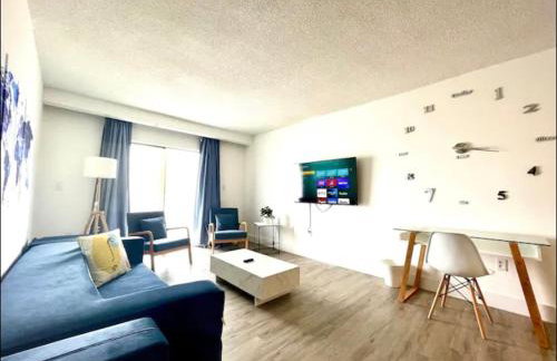 Miami International Airport 2 - Photo 12