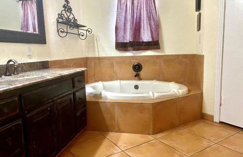 I40 Large Tuscany 4 bed 20min PDC - Photo 5