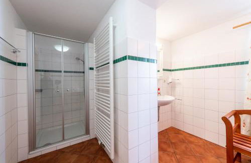 Wald Apartments bei Schlossgaststätte Hohenberg - Seeshaupt, südlicher Stanberger See, kostenfrei Parken, Ladestation für Auto und Fahrad, WLAN, Natur pur - Foto 19