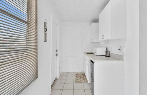 Downtown Hollywood Beach Blvd Studio Getaway - Foto 19