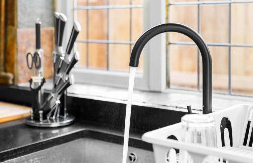 Charming Harvington Cottage - Hot Tub, Pet Friendly, Sleeps 11 - Foto 59