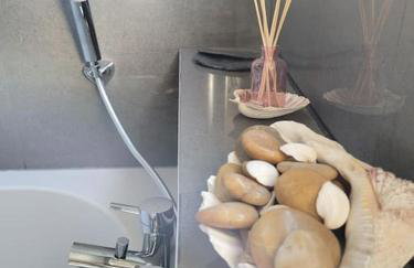 Spacious 5 Bedroom 11 Guest Family House in Horsham - Photo 30