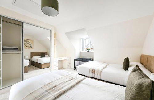 Swan's Place - Large 4bed home, Sleeps 9, Parking x2 & Games room - Foto 20