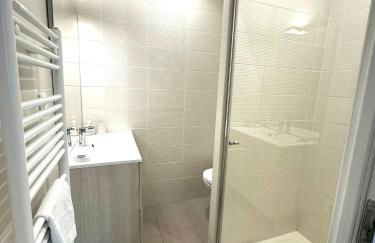 Appart Hôtel Entre les 2 Roches - Free Parking - BY PRIMO - Foto 39