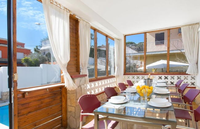 Tensi in Blanes With 5 Bedrooms and 2 Bathrooms - Photo 7