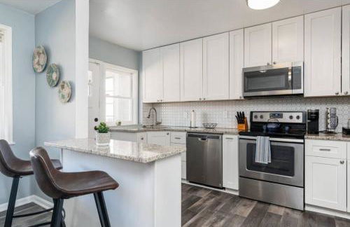 3BR home near Heritage Park - Photo 8