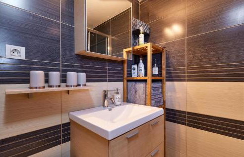 Amazing Home In Pustodol With Sauna - Photo 34