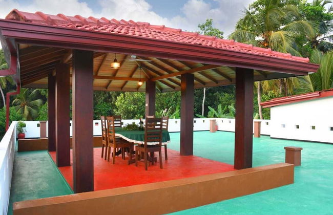 Villa Talpe Inviting 5 Bedrooms & Massage Pool - Photo 25