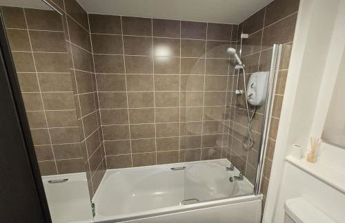 Modern Stirling Apartment - Free Parking - Photo 7