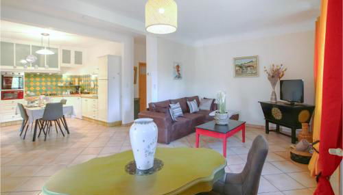 Gorgeous Home In Eyguians With Wifi - Photo 4