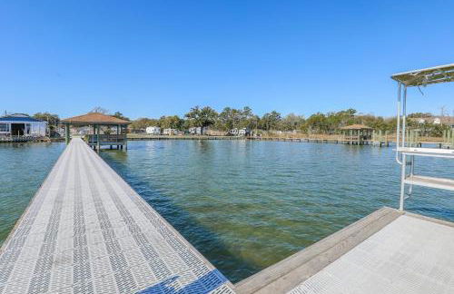 Spacious Home with Waterfront View-Welcome Pets - Foto 65