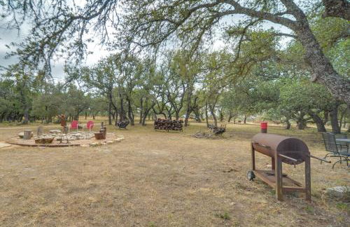 Happy Haven | Hill Country Couples Cabin Retreat - Foto 22