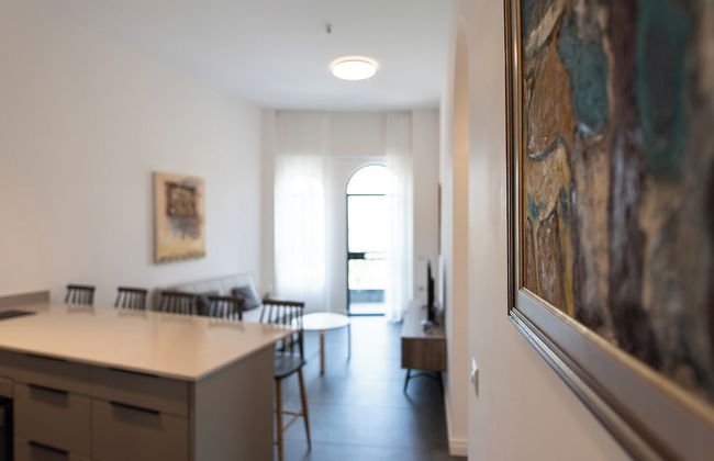 PORT CITY HAIFA - Flea Market Luxury - Foto 25