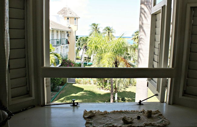 Private 2 Bedroom Beachfront Penthouse Condo Ocho Rios, Jamaica - Foto 13