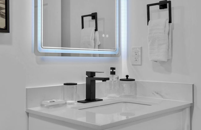 Serene Cozy Retreat with Balcony - Foto 42