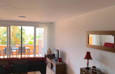 Luxury 2 bedroom 2 bathroom South facing second floor apartment - Foto 11