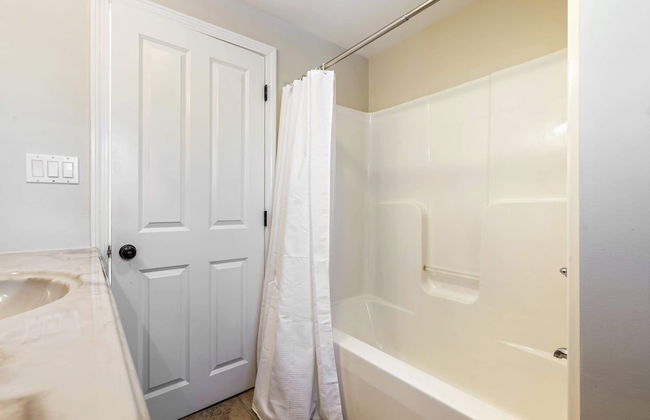 Good Tidings Stay for 8! - Photo 40