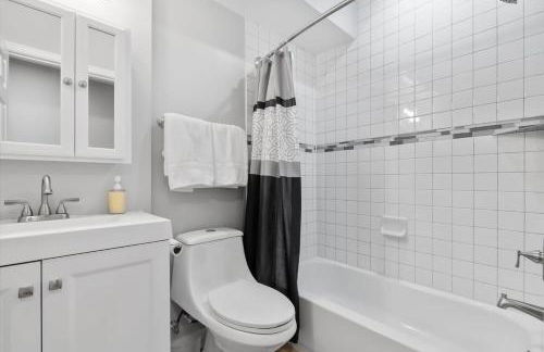 Charm City Homestay in Washington Village - Foto 12